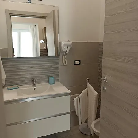 Acquazzurra アパート トッレ・ラピッロ